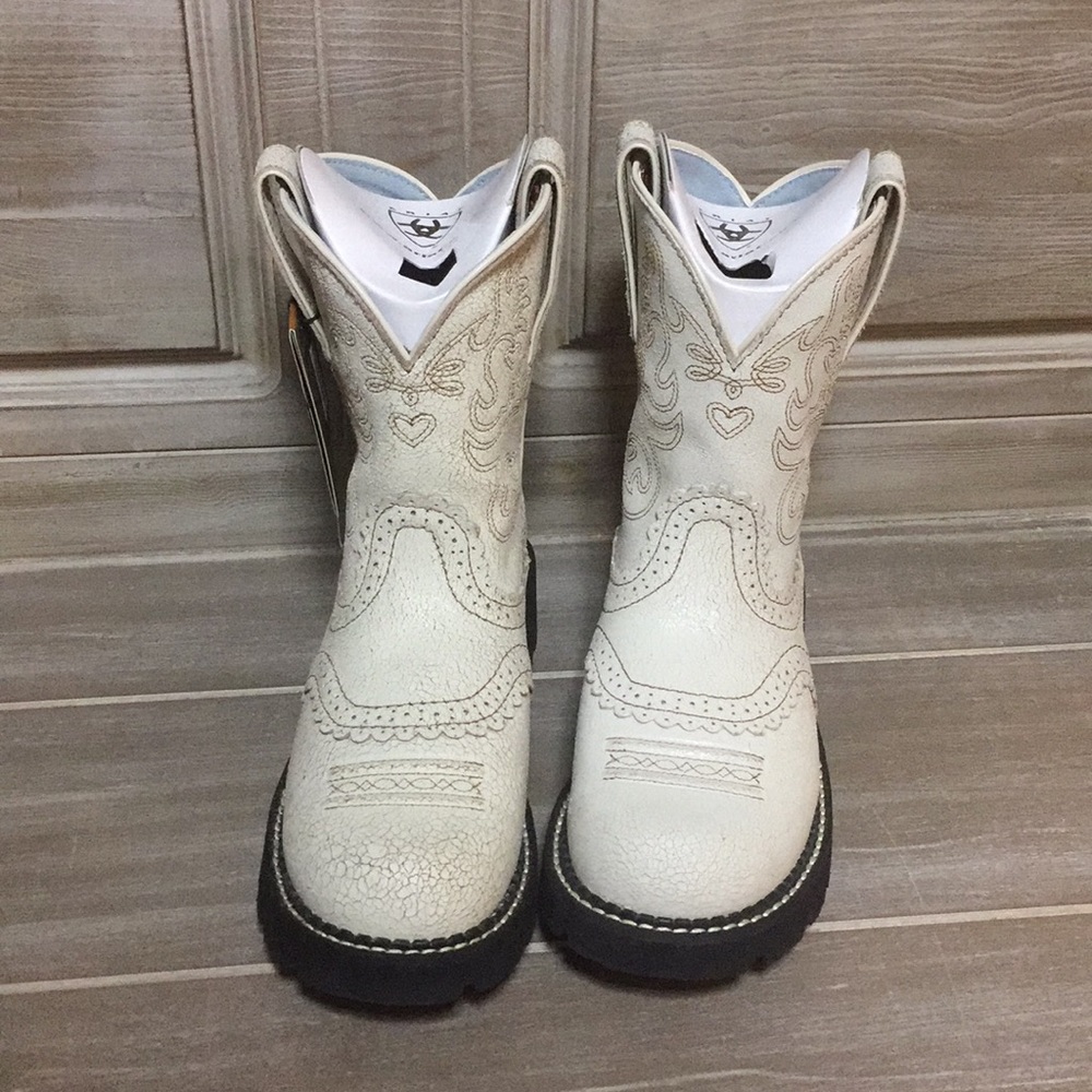 Ariat Fatbaby White crinkle leather boots size 6.5